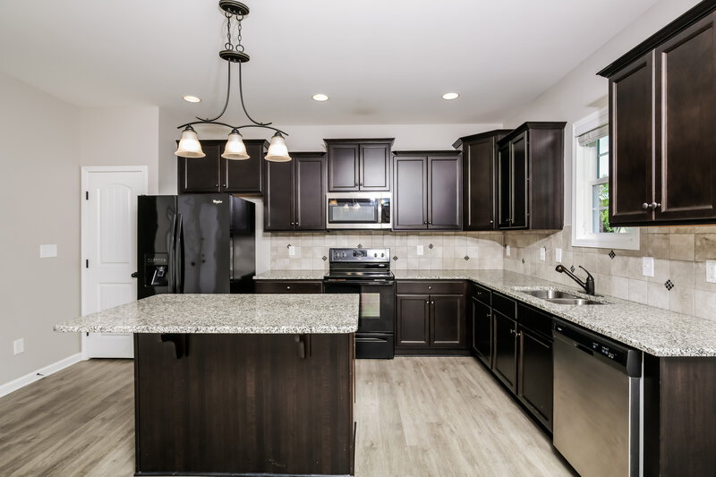 2,025/Mo, 105 Sloan Dr Clayton, NC 27520 Kitchen View