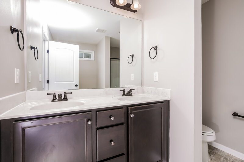 2,025/Mo, 105 Sloan Dr Clayton, NC 27520 Main Bathroom View