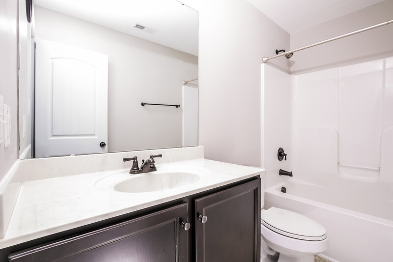 2,025/Mo, 105 Sloan Dr Clayton, NC 27520 Bathroom View