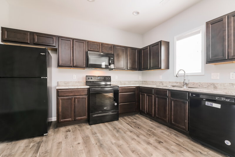 1,800/Mo, 133 Pumpkin Hill Rdg Clayton, NC 27520 Kitchen View