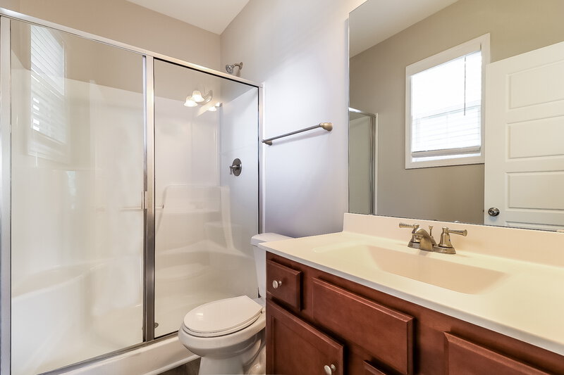 1,775/Mo, 53 Manito Place Clayton, NC 27520 Main Bathroom View