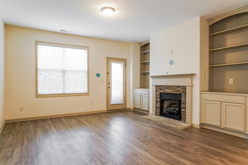 1,790/Mo, 59 Golden Gate Parkway Clayton, NC 27520 Living Room View