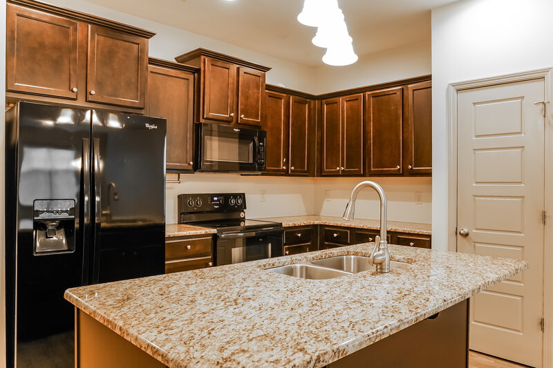 1,790/Mo, 59 Golden Gate Parkway Clayton, NC 27520 Kitchen View