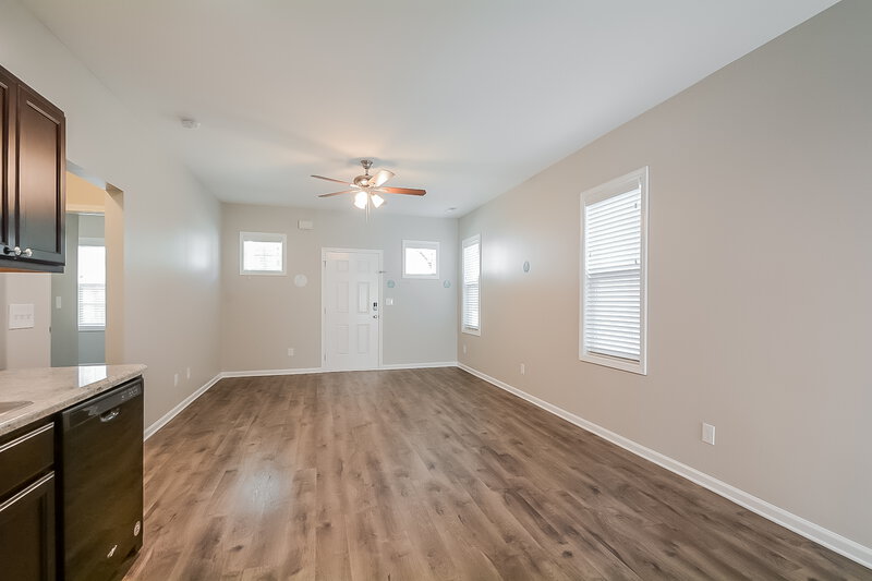 1,645/Mo, 71 Yellow Jacket Rdg Clayton, NC 27520 Living Room View