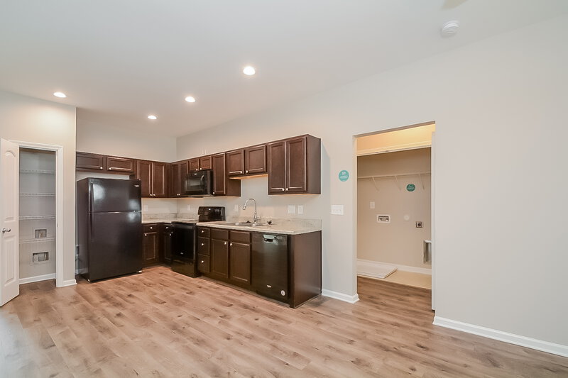 1,645/Mo, 71 Yellow Jacket Rdg Clayton, NC 27520 Kitchen View