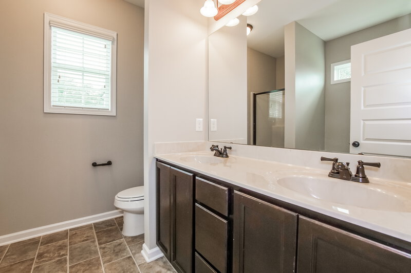 2,005/Mo, 173 Carissa Drive Smithfield, NC 27577 Main Bathroom View