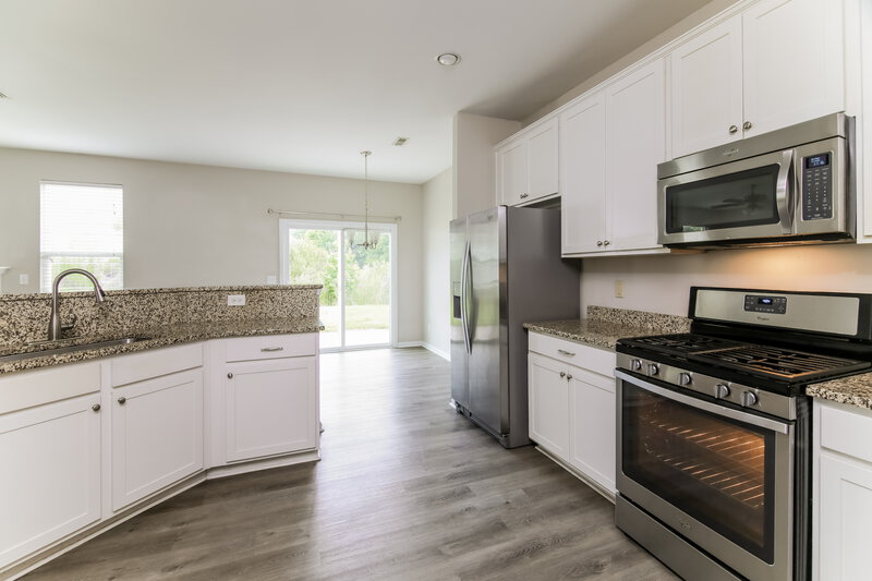 2,490/Mo, 3906 Big Pond Ct Raleigh, NC 27616 Kitchen View