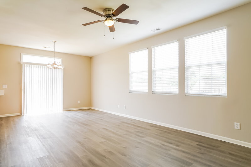 2,115/Mo, 5200 Tant Cir Knightdale, NC 27545 Living Room View