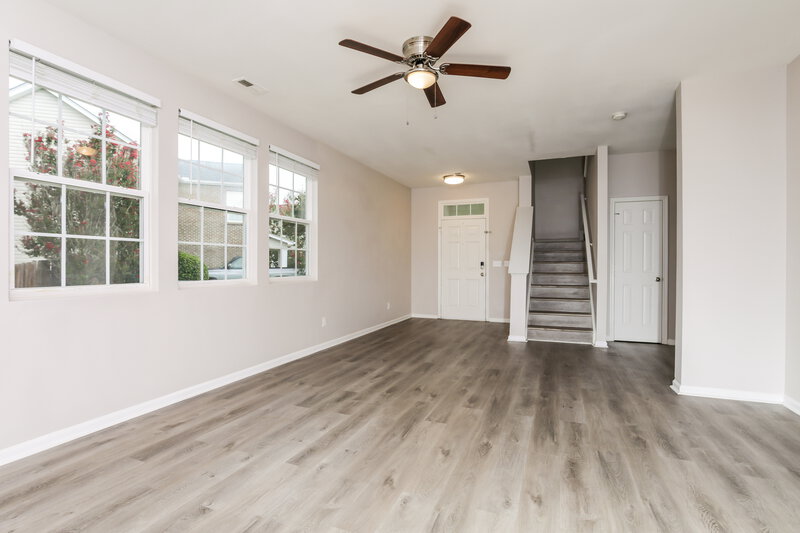 2,090/Mo, 5200 Tant Cir Knightdale, NC 27545 Living Room View 2