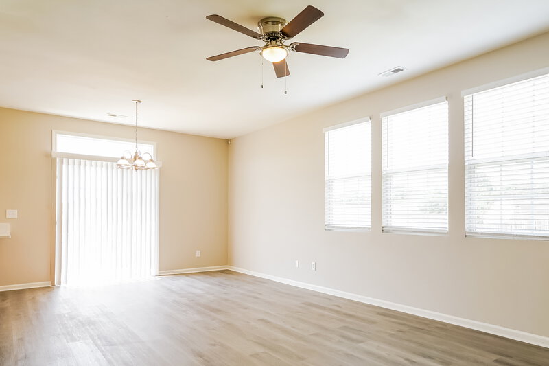 2,115/Mo, 5200 Tant Cir Knightdale, NC 27545 Living Room View 3