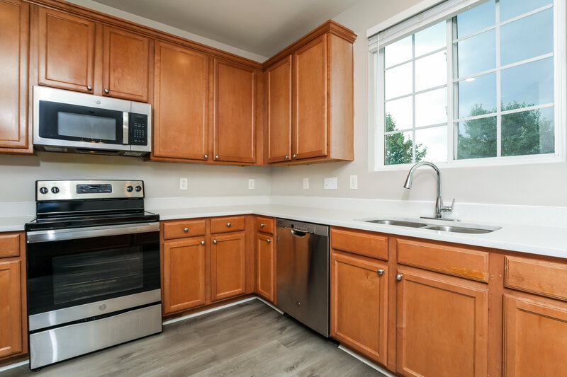 2,090/Mo, 5200 Tant Cir Knightdale, NC 27545 Kitchen View 2