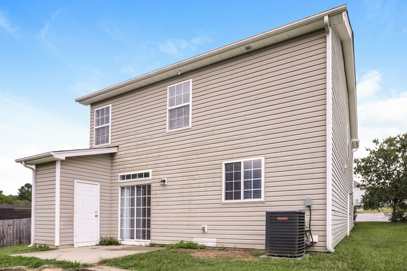 2,090/Mo, 5200 Tant Cir Knightdale, NC 27545 Rear View