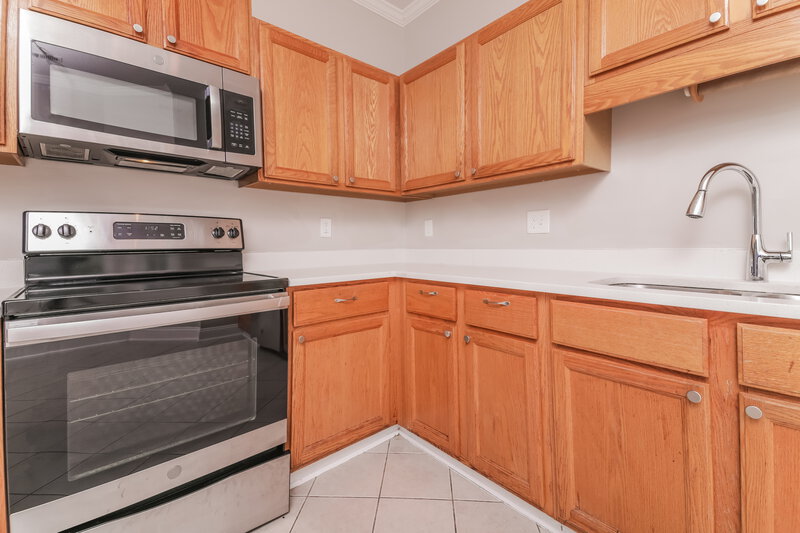 1,745/Mo, 4024 Beaufain St Raleigh, NC 27604 Kitchen View 2