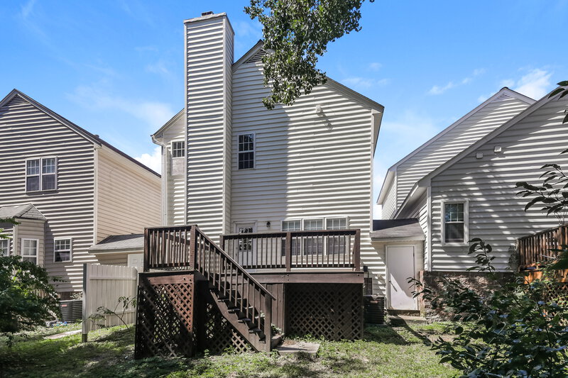 1,745/Mo, 4024 Beaufain St Raleigh, NC 27604 Rear View