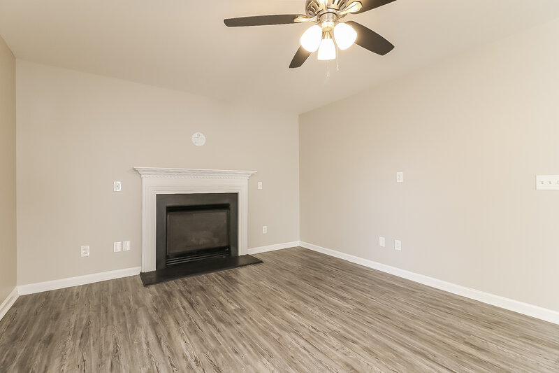 2,150/Mo, 1650 Southcross St Fuquay Varina, NC 27526 Living Room View