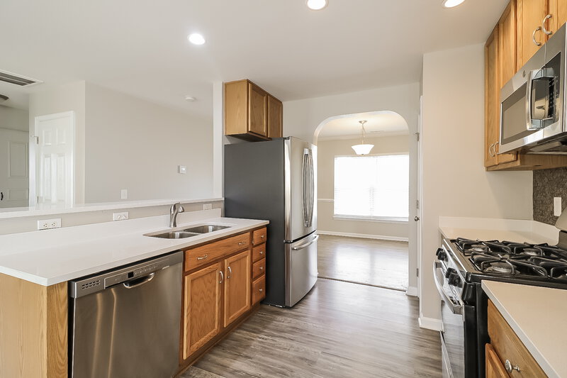 2,150/Mo, 1650 Southcross St Fuquay Varina, NC 27526 Kitchen View