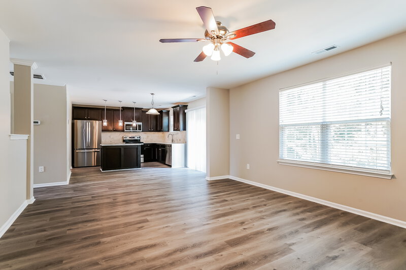 1,850/Mo, 8016 Spiderlily Ct Zebulon, NC 27597 Living Room View