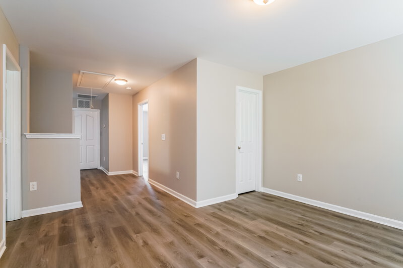 1,850/Mo, 8016 Spiderlily Ct Zebulon, NC 27597 Family Room View