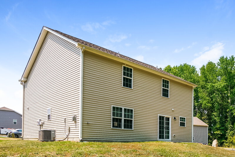 1,850/Mo, 8016 Spiderlily Ct Zebulon, NC 27597 Rear View