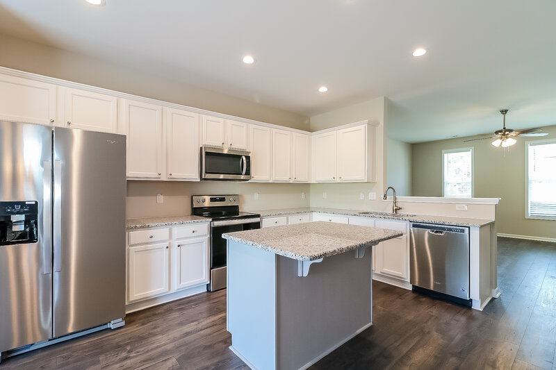 2,800/Mo, 148 Jade St Smithfield, NC 27577 Kitchen View