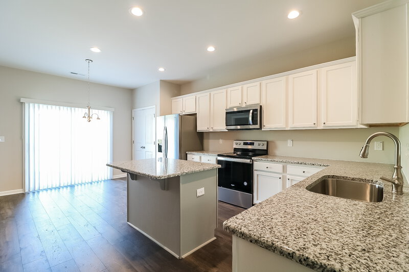 2,800/Mo, 148 Jade St Smithfield, NC 27577 Kitchen View 2