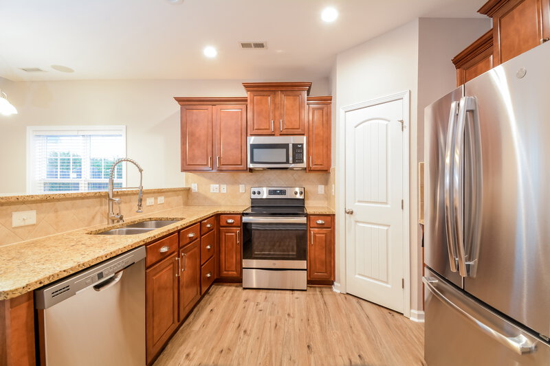 2,545/Mo, 229 Breezemont Dr Fuquay Varina, NC 27526 Kitchen View