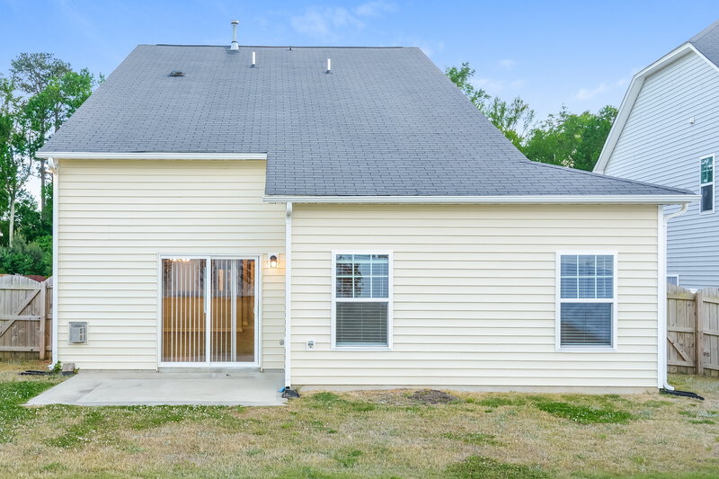 2,545/Mo, 229 Breezemont Dr Fuquay Varina, NC 27526 Rear View