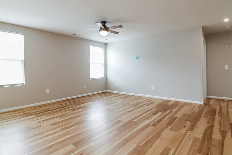 1,920/Mo, 864 Garrison Ave Clayton, NC 27520 Living Room View 2