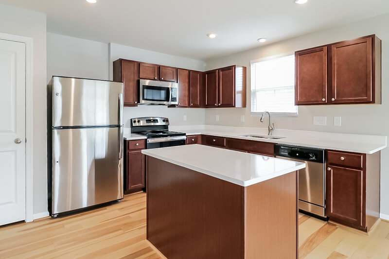 1,920/Mo, 864 Garrison Ave Clayton, NC 27520 Kitchen View 3