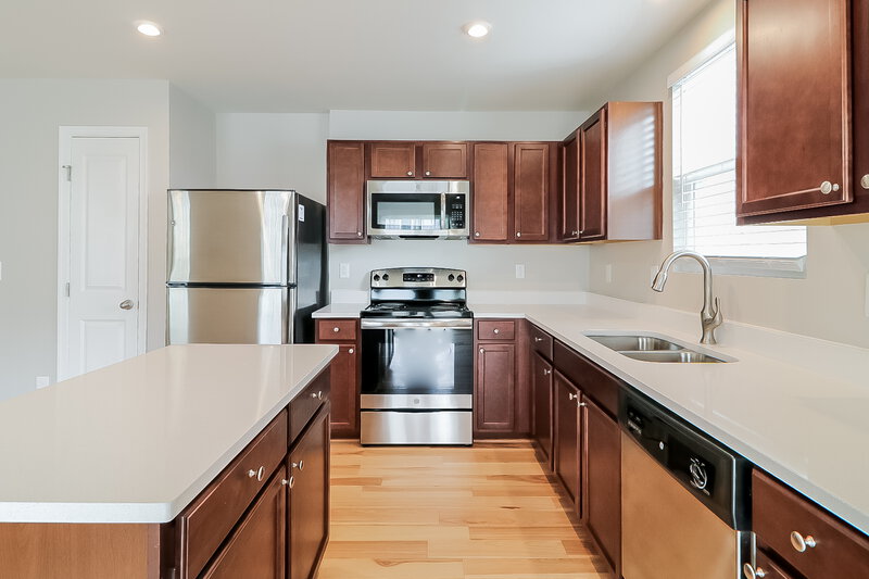 1,920/Mo, 864 Garrison Ave Clayton, NC 27520 Kitchen View 4