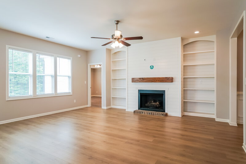 2,230/Mo, 194 W Lumber Ct Clayton, NC 27520 Living Room View