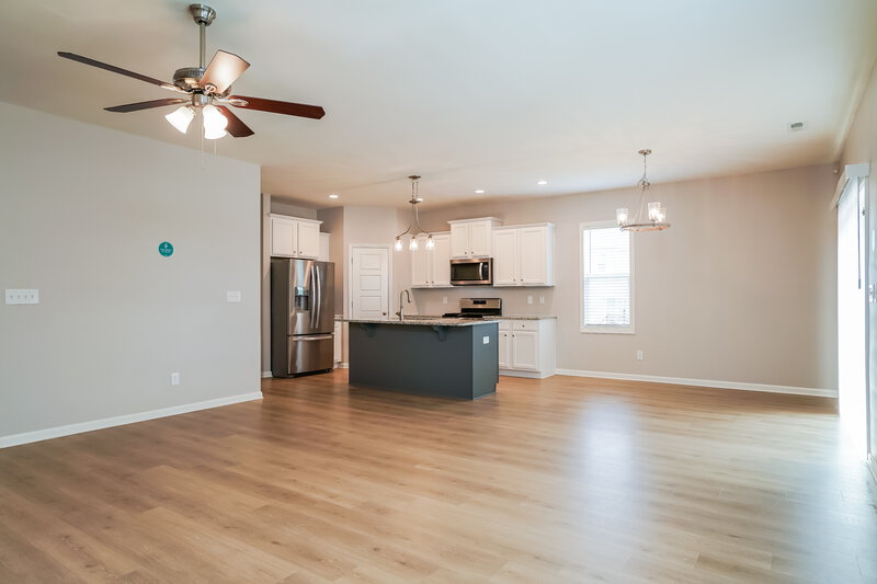 2,230/Mo, 194 W Lumber Ct Clayton, NC 27520 Living Room View 2