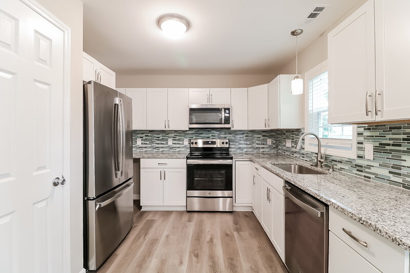 1,890/Mo, 1516 Laverton Ct Fuquay Varina, NC 27526 Kitchen View 2