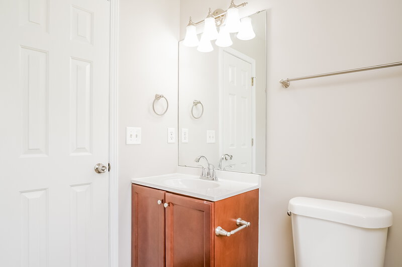 1,755/Mo, 113 Shad Boat Ln Clayton, NC 27520 Main Bathroom View