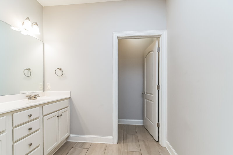 2,655/Mo, 837 Airedale Trail Garner, NC 27529 Main Bathroom View