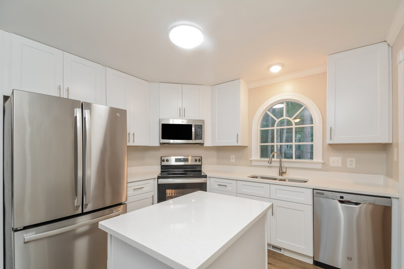 1,990/Mo, 4100 Mangrove Dr Raleigh, NC 27616 Kitchen View