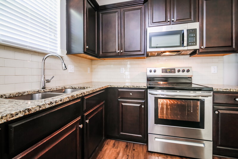 3,900/Mo, 117 Preakness Farm Dr Garner, NC 27529 Kitchen View 2