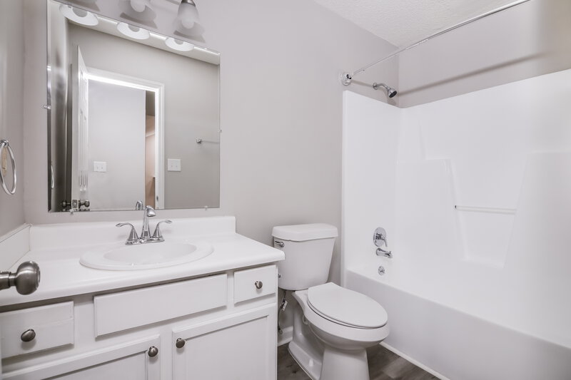 1,975/Mo, 2213 Maybrook Dr Raleigh, NC 27610 Bathroom View