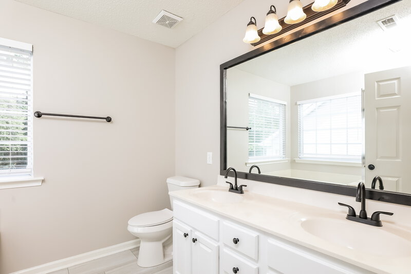 2,325/Mo, 3005 Gross Ave Wake Forest, NC 27587 Main Bathroom View