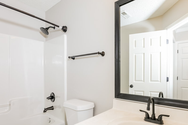 2,325/Mo, 3005 Gross Ave Wake Forest, NC 27587 Bathroom View