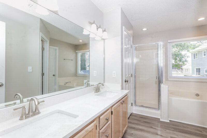 1,940/Mo, 5017 Royal Dornoch Dr Raleigh, NC 27604 Main Bathroom View