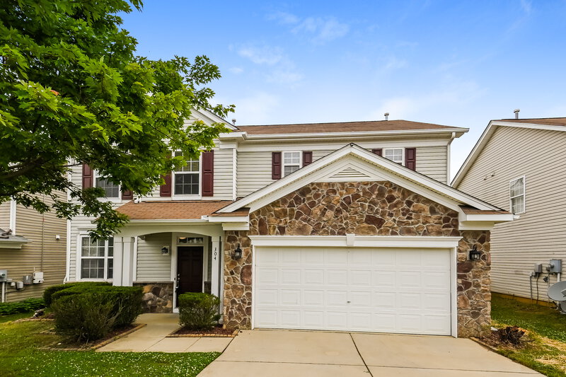 2,470/Mo, 304 Edgecroft Way Fuquay Varina, NC 27526 External View