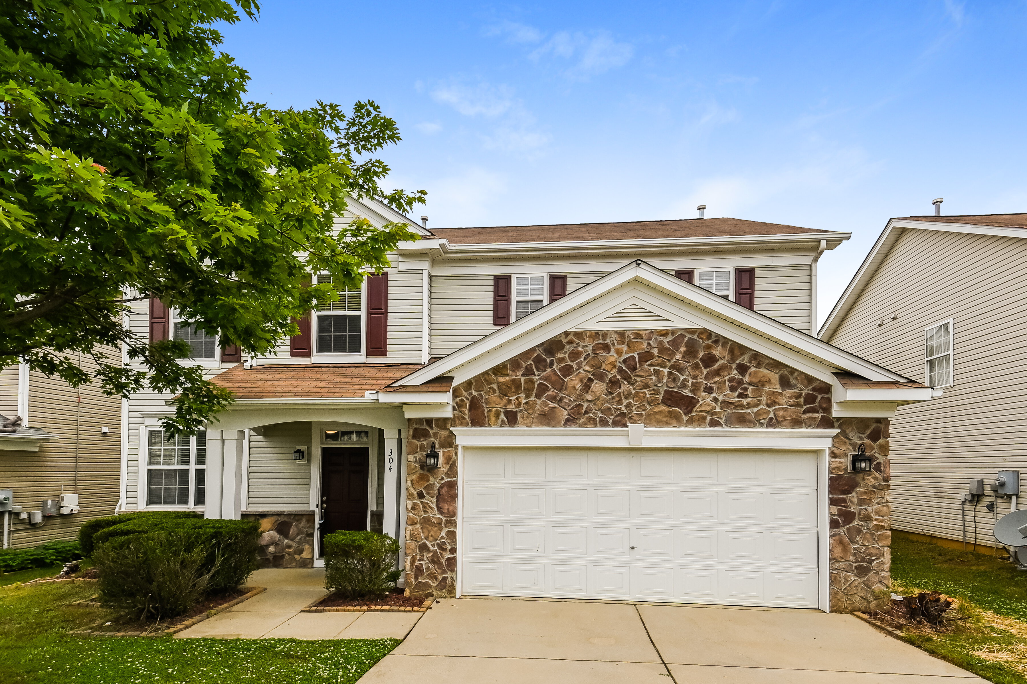 2,470/Mo, 304 Edgecroft Way Fuquay Varina, NC 27526 External View