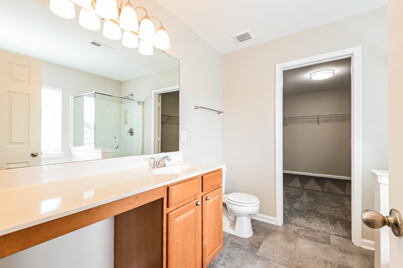 2,470/Mo, 304 Edgecroft Way Fuquay Varina, NC 27526 Main Bathroom View