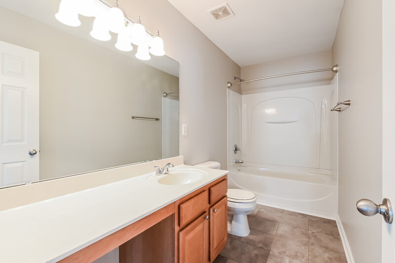 2,470/Mo, 304 Edgecroft Way Fuquay Varina, NC 27526 Bathroom View