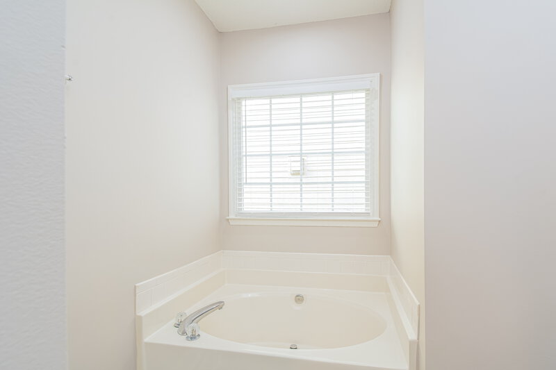 2,395/Mo, 1924 Spanish Bay Ct Raleigh, NC 27604 Main Bathroom View