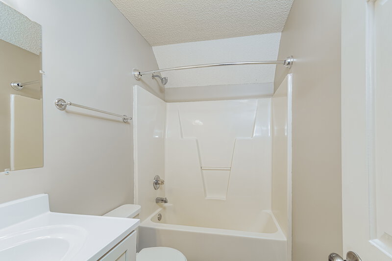 2,570/Mo, 525 Hidden Cellars Dr Holly Springs, NC 27540 Bathroom View