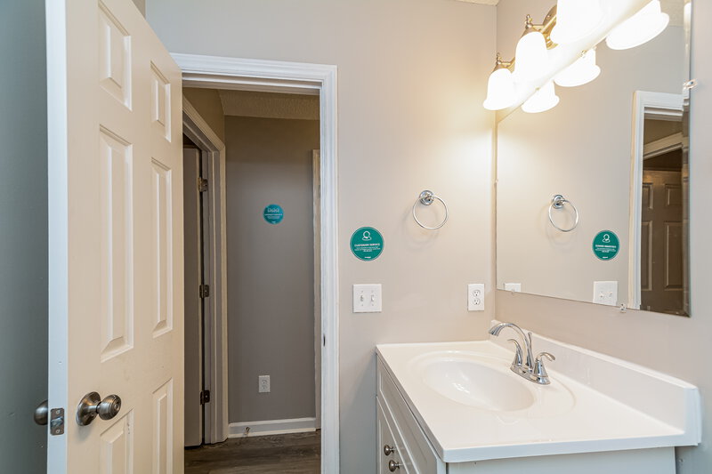2,570/Mo, 525 Hidden Cellars Dr Holly Springs, NC 27540 Bathroom View 2