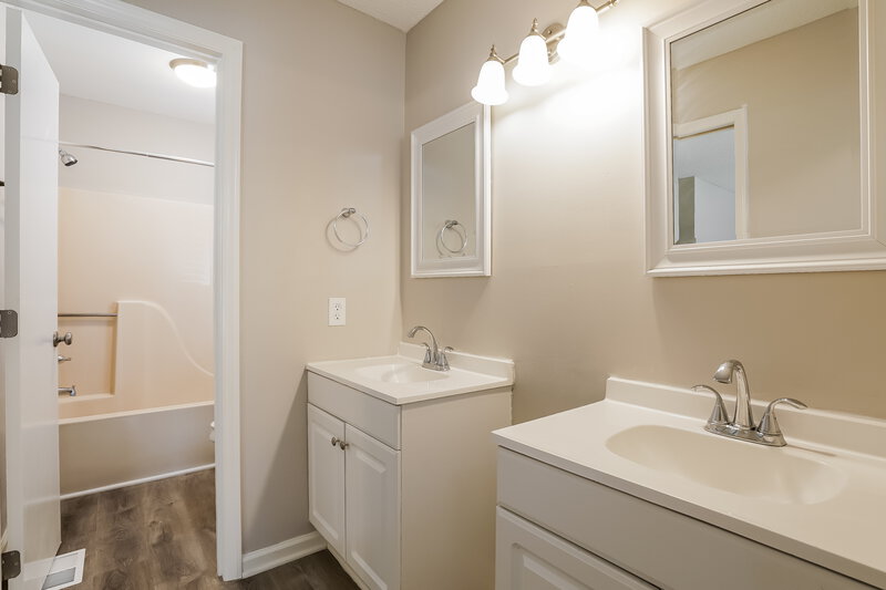1,845/Mo, 4124 Willow Haven Ct Raleigh, NC 27616 Main Bathroom View