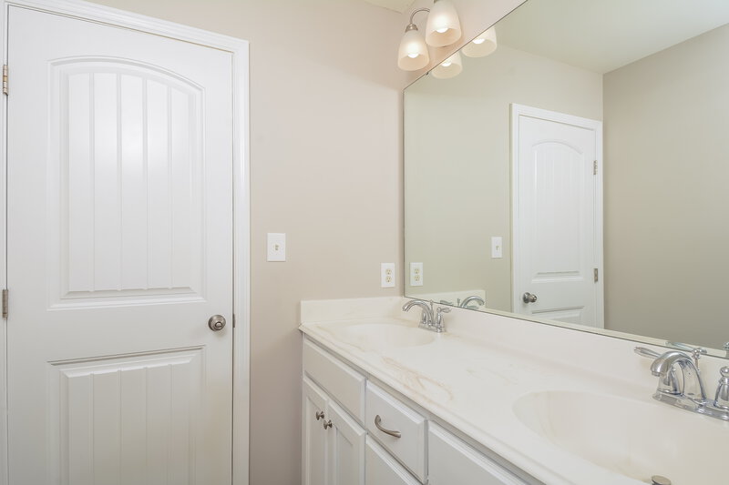 3,660/Mo, 121 Switchback Street Knightdale, NC 27545 Bathroom View